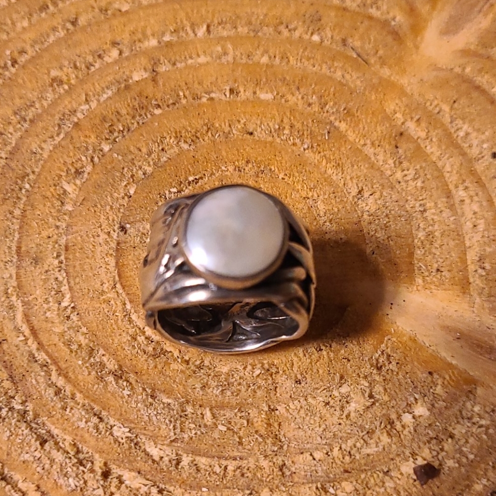 Silpada sterling silver ring with white coin pearl